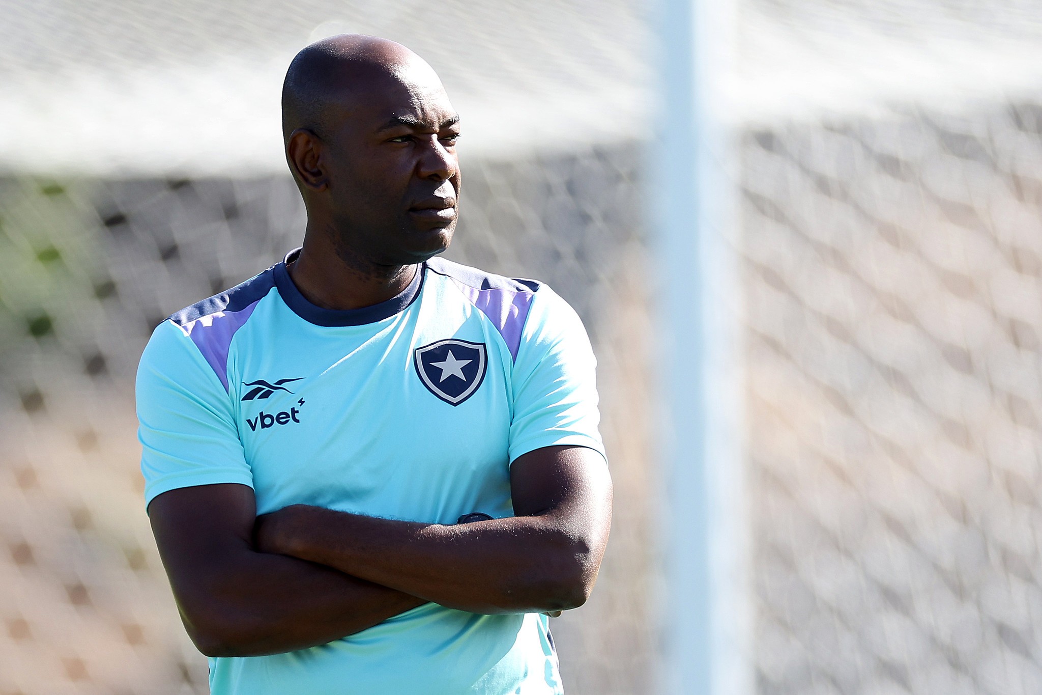 Cláudio Caçapa deixa o Botafogo em nova leva de demissões